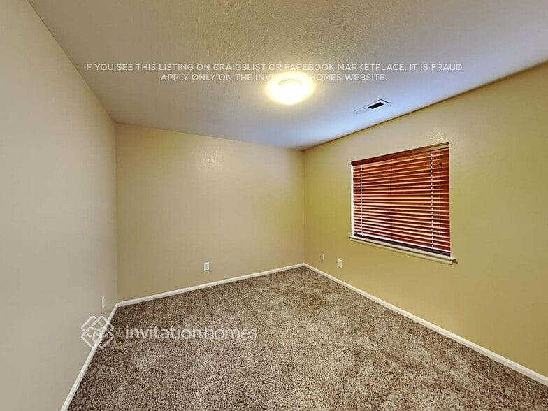 Building Photo - 838 Willow Dr