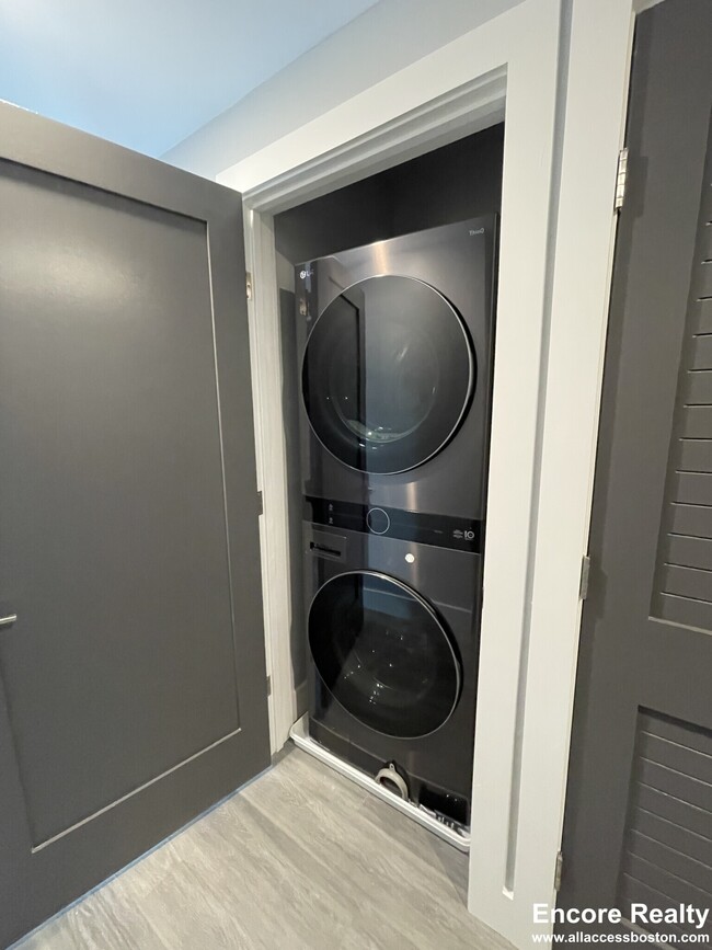 Building Photo - 365 Western Ave