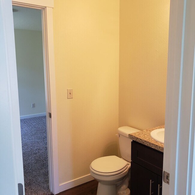 Building Photo - SAW1530A