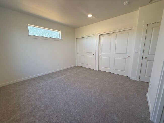 Building Photo - 61073 Unity Pl