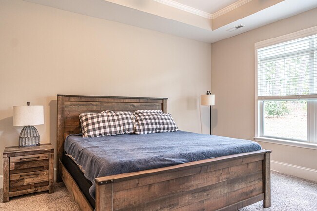 Building Photo - 153 Keowee Cir