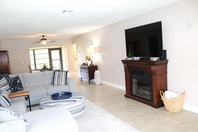 Building Photo - 4435 Pandana Tree Rd
