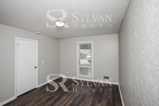 Building Photo - Carve Out a Great Life Here!