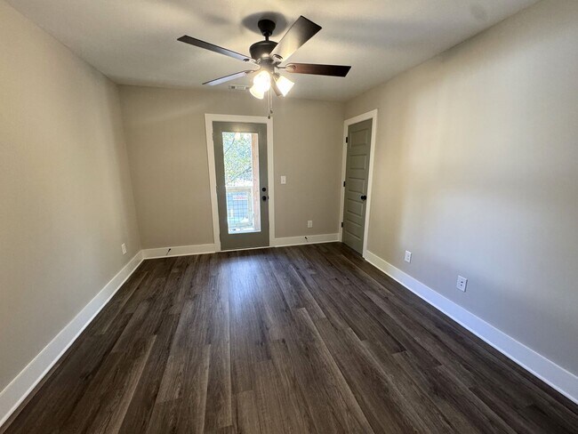 Building Photo - Downtown 4br Home FOR RENT