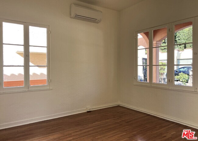 Building Photo - 1409 Murray Dr