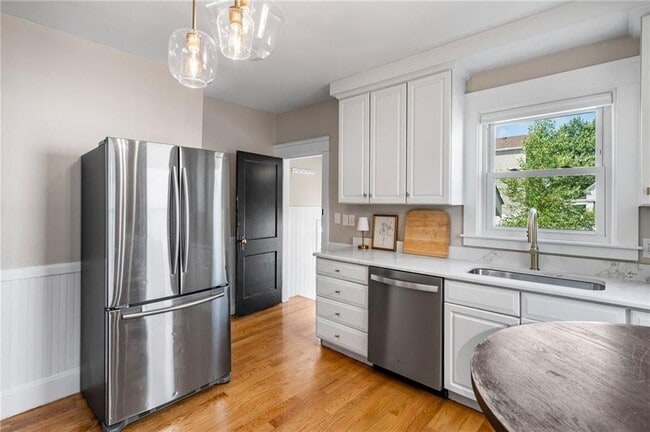 Building Photo - 83 Spring Ave