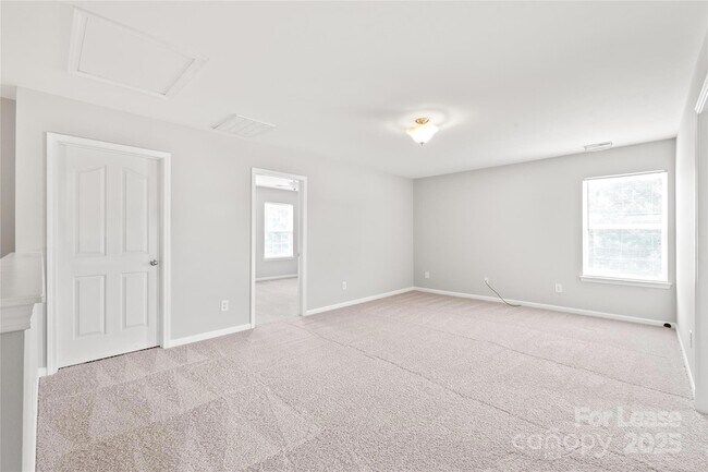 Building Photo - 7001 Dacian Ln