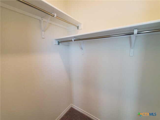 Building Photo - 518 Deer Crest Dr