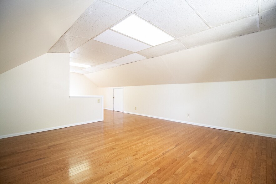 Building Photo - 1823 Marlow Rd