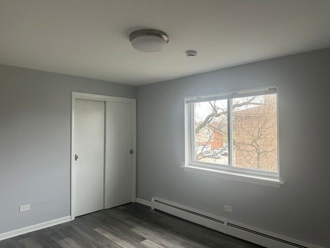 Building Photo - 8805 N Dee Rd