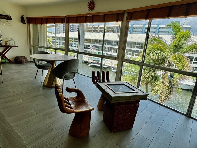 Building Photo - 3051 NE 47th Ct