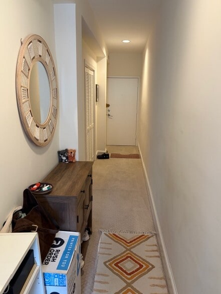 Entry - 1733 20th St NW