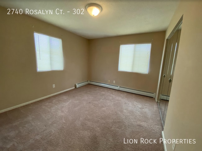 Building Photo - 2740 Rosalyn Ct