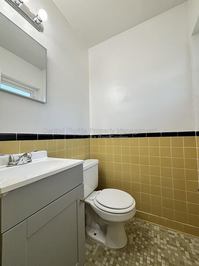 Building Photo - 4606 Meadowbrook Ave