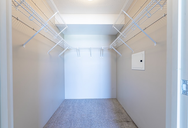 Building Photo - 1720 Maple Ave