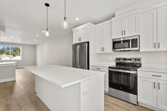 Building Photo - 4247 Verda Ln NE