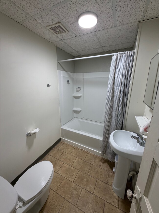 Building Photo - 348 Clinton St