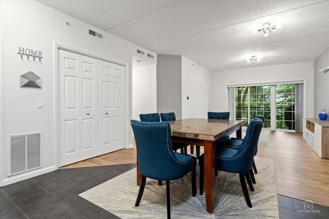 Building Photo - 3501 Wellington Ct