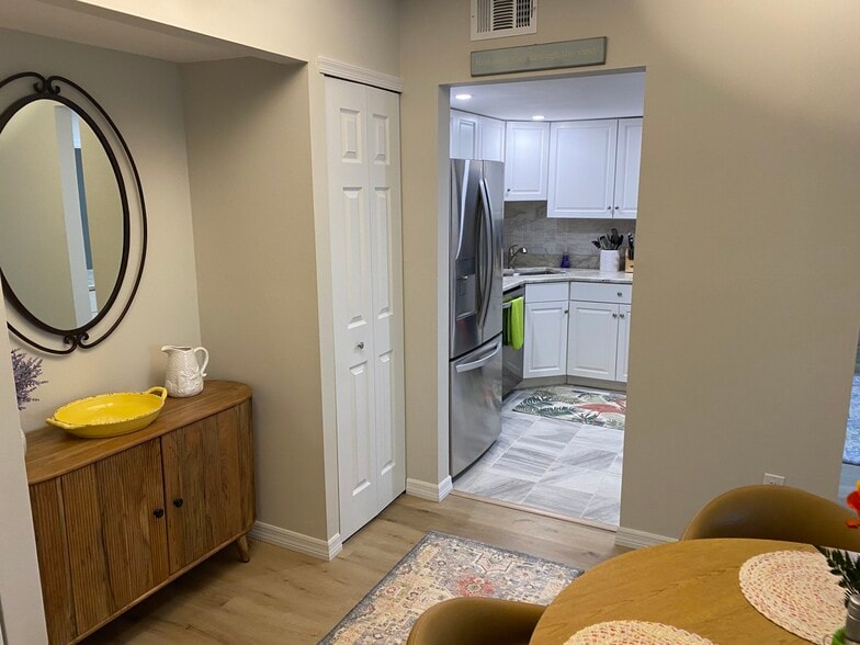 Building Photo - 1714 69th Ave W