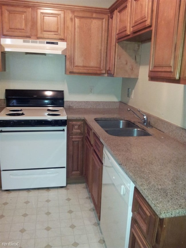 Building Photo - 35240 W Michigan Ave