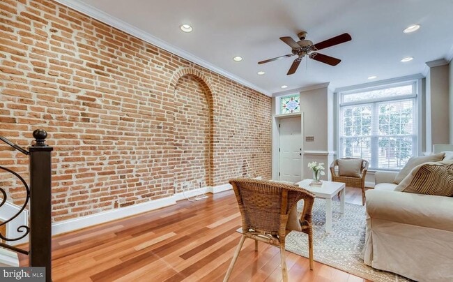 Building Photo - 130 W Ostend St