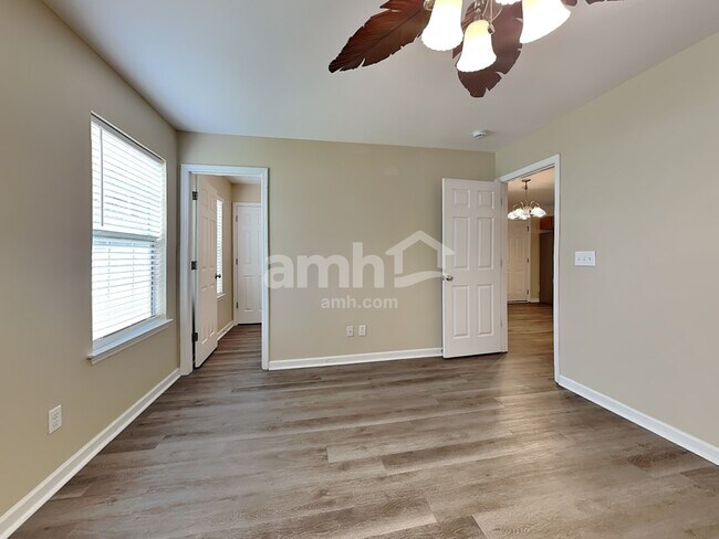 Building Photo - 4809 Wheatfield Dr