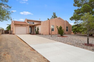 Building Photo - 270 Littler Dr SE