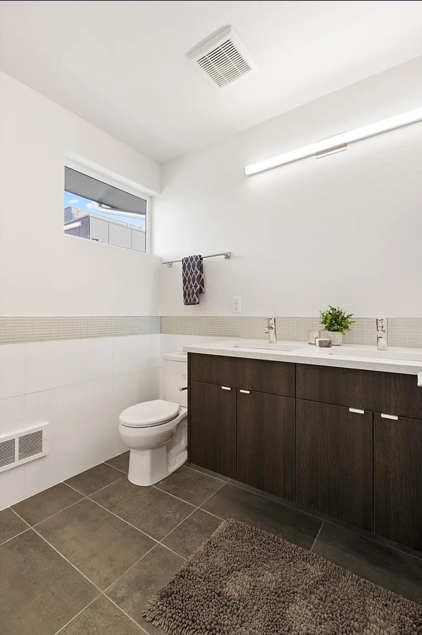 Building Photo - 1562 NW 60th St