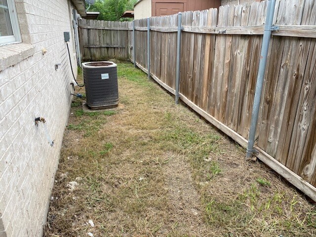 Building Photo - 717 W Bronze Dr