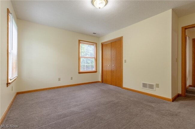 Building Photo - 2919 Cliftmont Ave NE