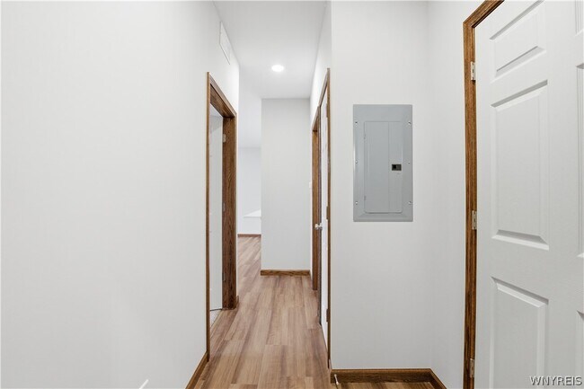 Building Photo - 1130 Orchard Park Rd