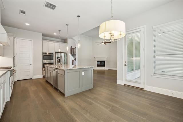 Building Photo - 975 Stampede Dr