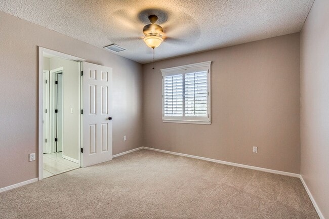 Building Photo - Amazing Tri-Level Westside Rental Home w/ ...