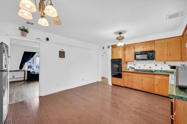 Building Photo - 328 Minute Arms Rd