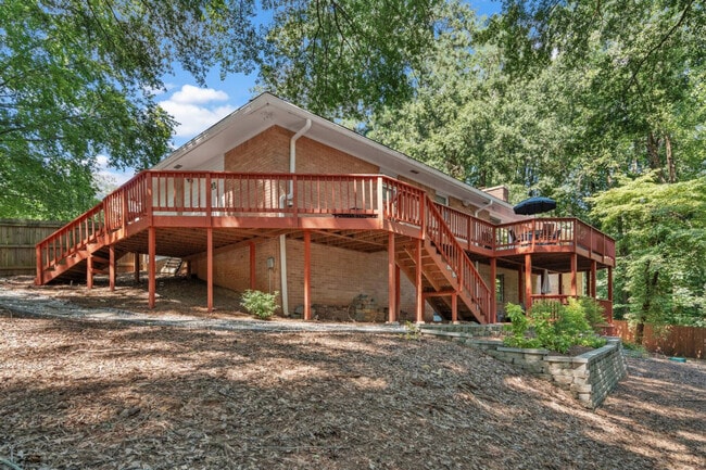 Building Photo - 1618 Cooper Lake Rd SE