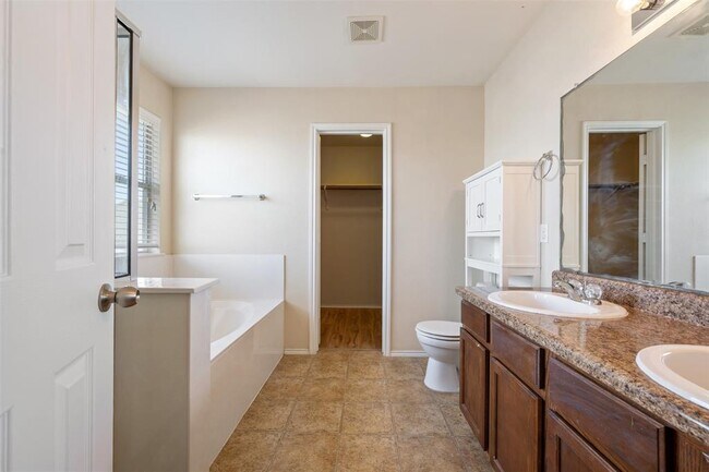 Building Photo - 13405 Lismore Ln