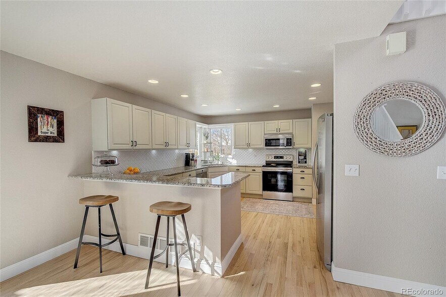 Building Photo - 1714 Foxfield Dr