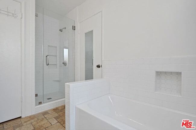 Building Photo - 23027 Gainford St
