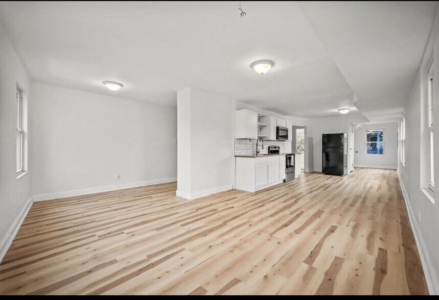 Building Photo - 810 Hays St