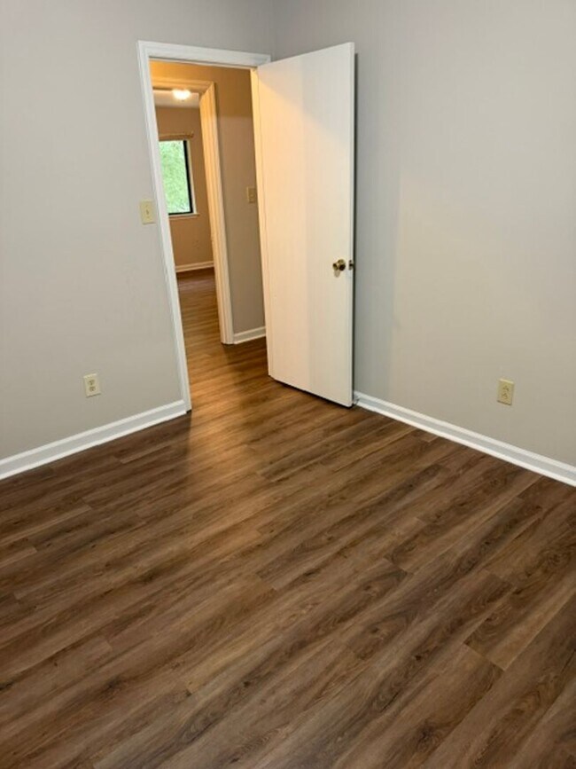 Building Photo - 6702 Woodthrush Dr