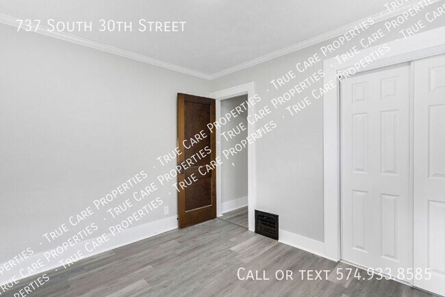Building Photo - 737 S 30th St