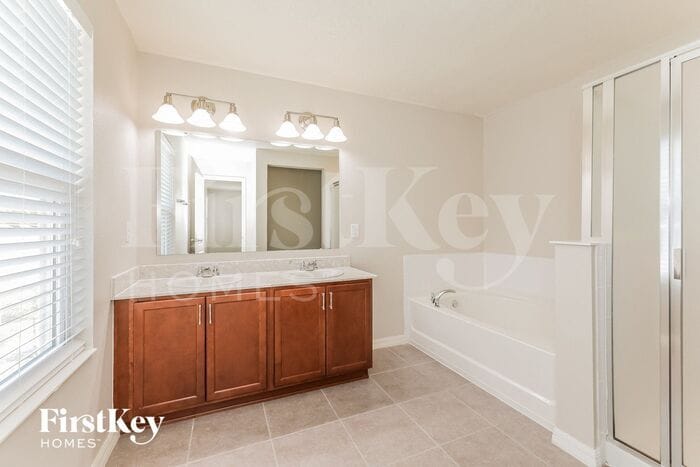 Building Photo - 2635 Interlock Dr