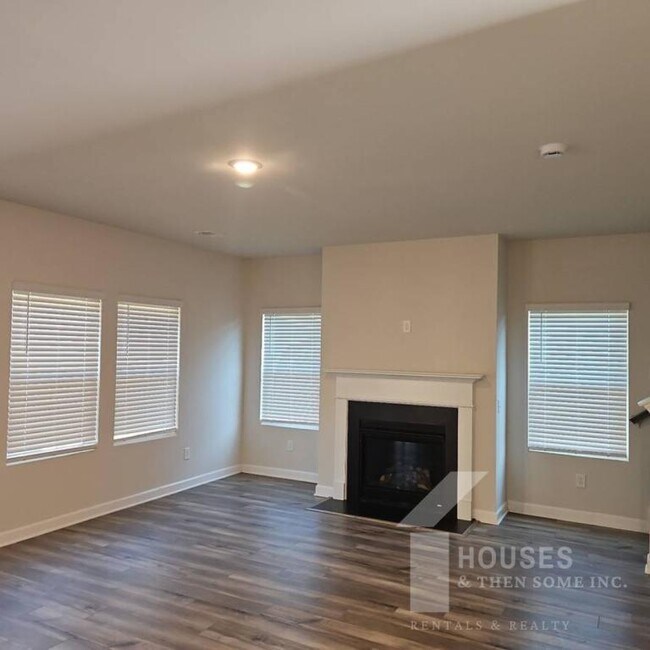 Building Photo - 185 Vickery Rd