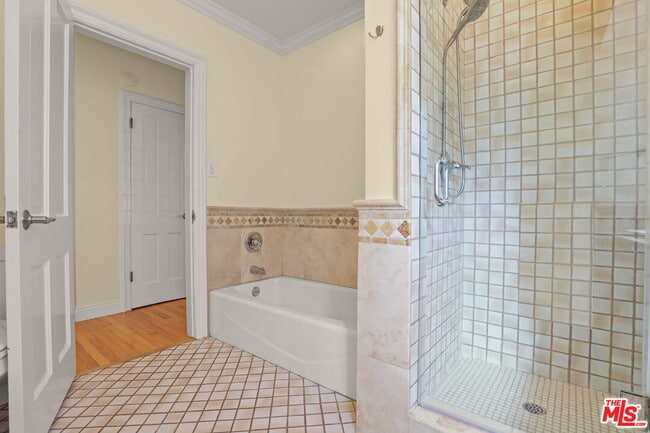 Building Photo - 555 S Westgate Ave