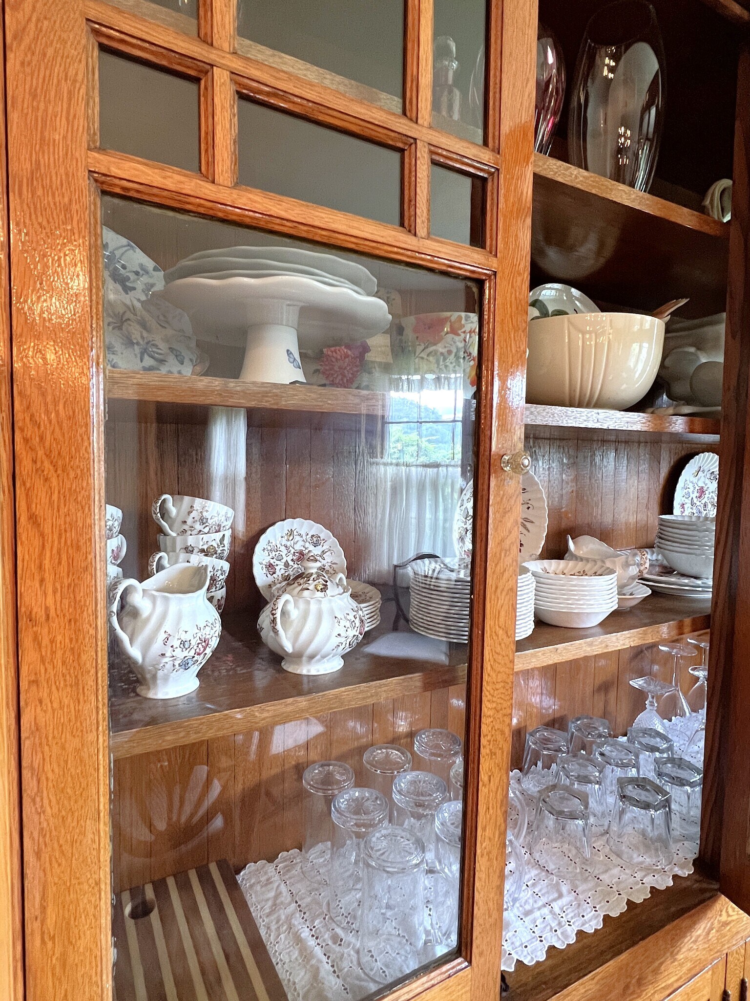 Dining room. Shared. - 209 Main St
