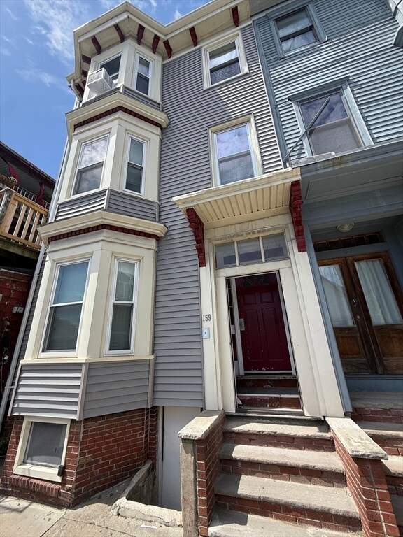 Building Photo - 159 Marion St