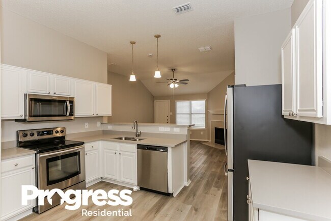 Building Photo - 841 Beaver Creek Dr