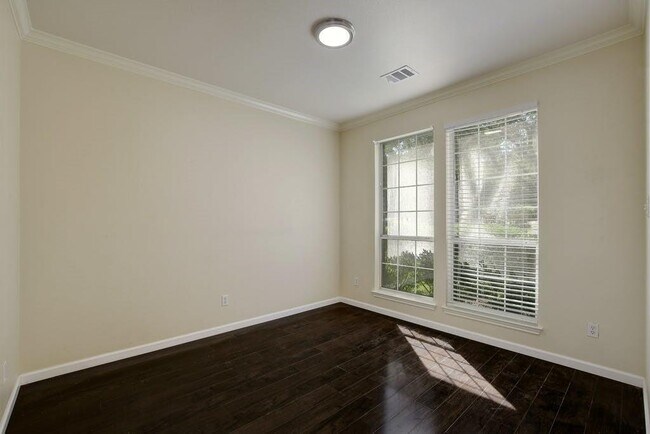 Building Photo - 6512 Walebridge Ln