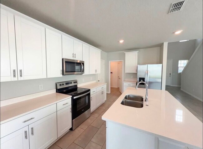 Building Photo - 144 Bellmont Ln