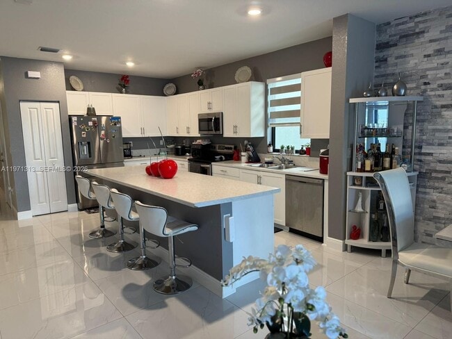 Building Photo - 25265 SW 109th Ave